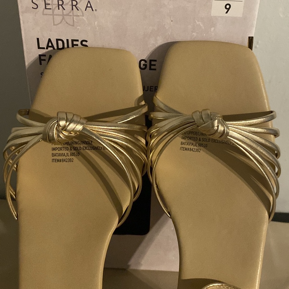 Sandals - Picture 11 of 14